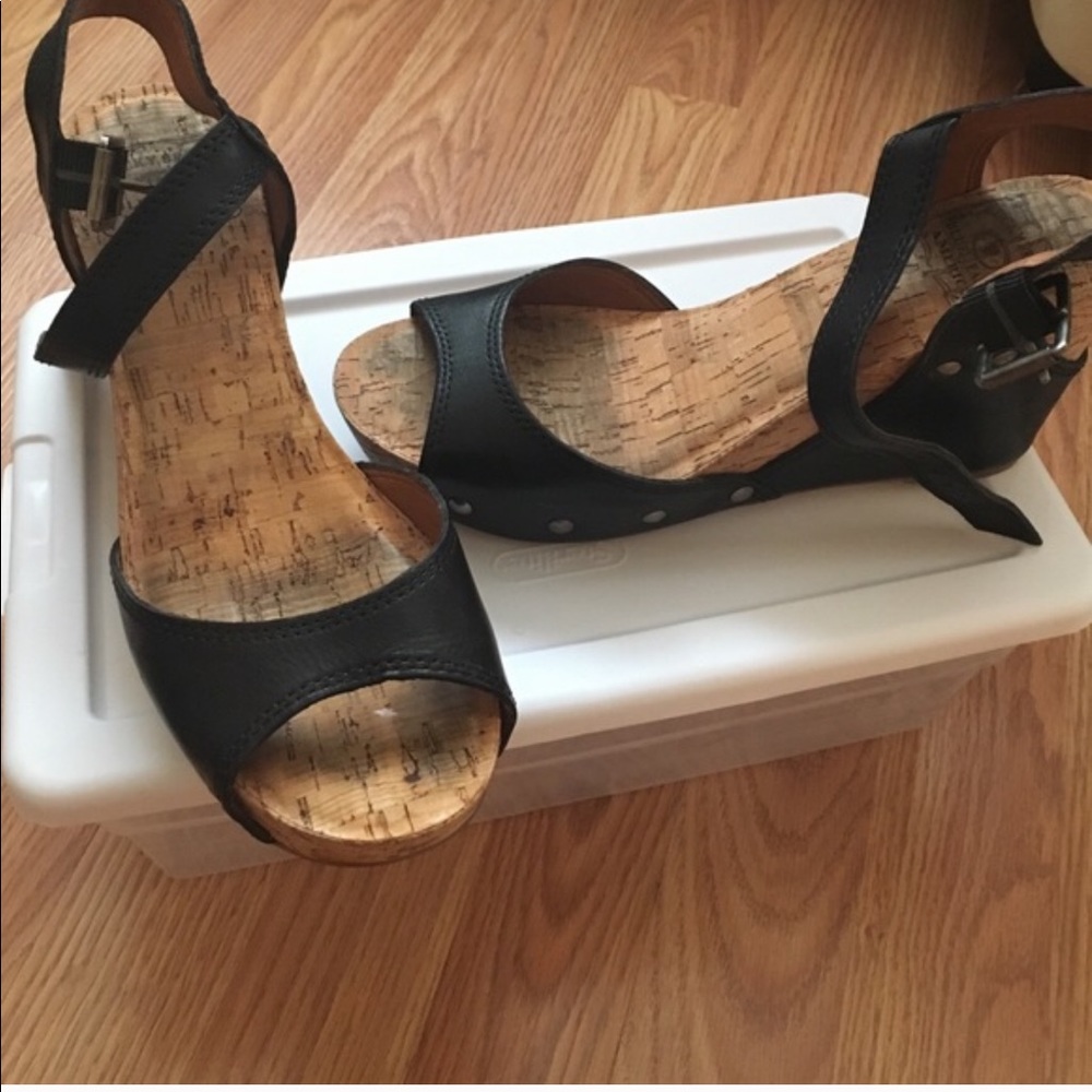 Lucky Brand Wedges! 🤑